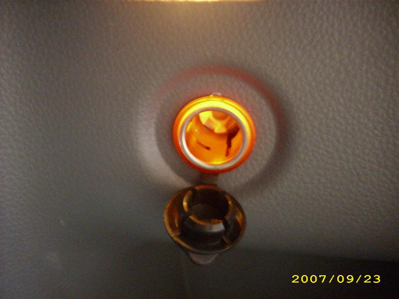 [SX4] Montujemy gniazdo zapalniczki w bagażniku. Suzuki